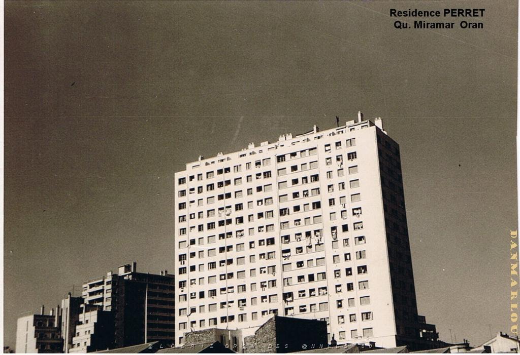RESIDENCE PERRET 1962 QUARTIER MIRARMAR 01.JPG